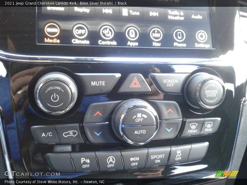 Billet Silver Metallic / Black 2021 Jeep Grand Cherokee Laredo 4x4