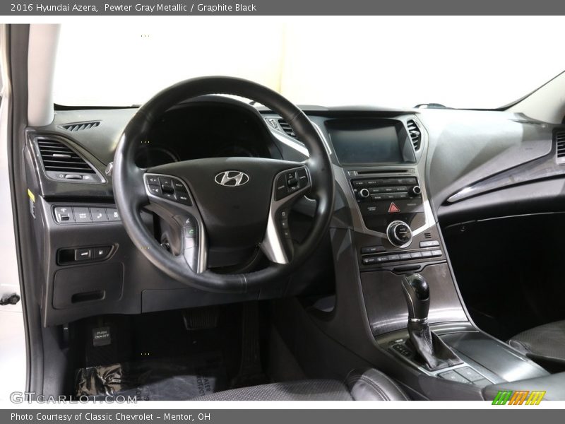 Dashboard of 2016 Azera 
