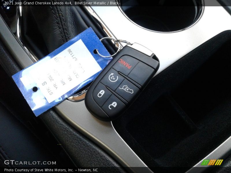 Billet Silver Metallic / Black 2021 Jeep Grand Cherokee Laredo 4x4