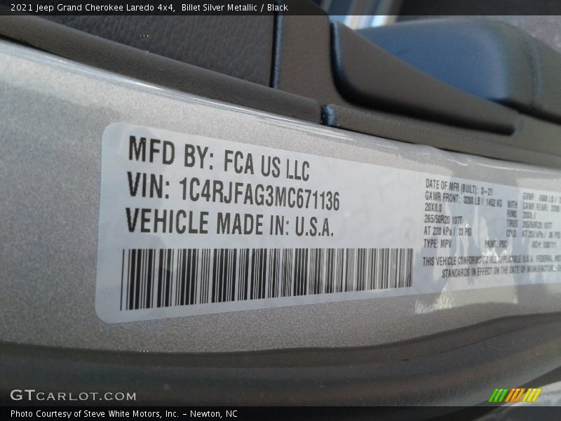 Billet Silver Metallic / Black 2021 Jeep Grand Cherokee Laredo 4x4