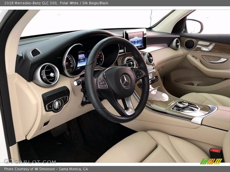 Polar White / Silk Beige/Black 2018 Mercedes-Benz GLC 300