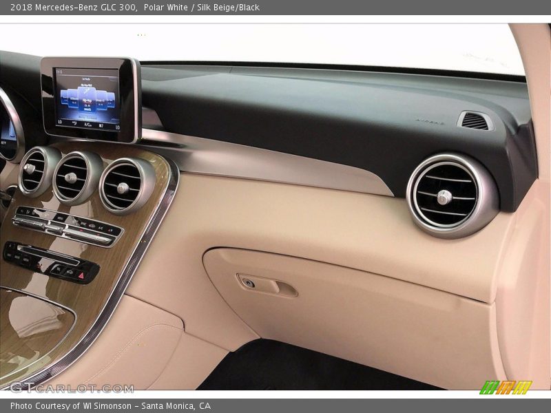 Polar White / Silk Beige/Black 2018 Mercedes-Benz GLC 300