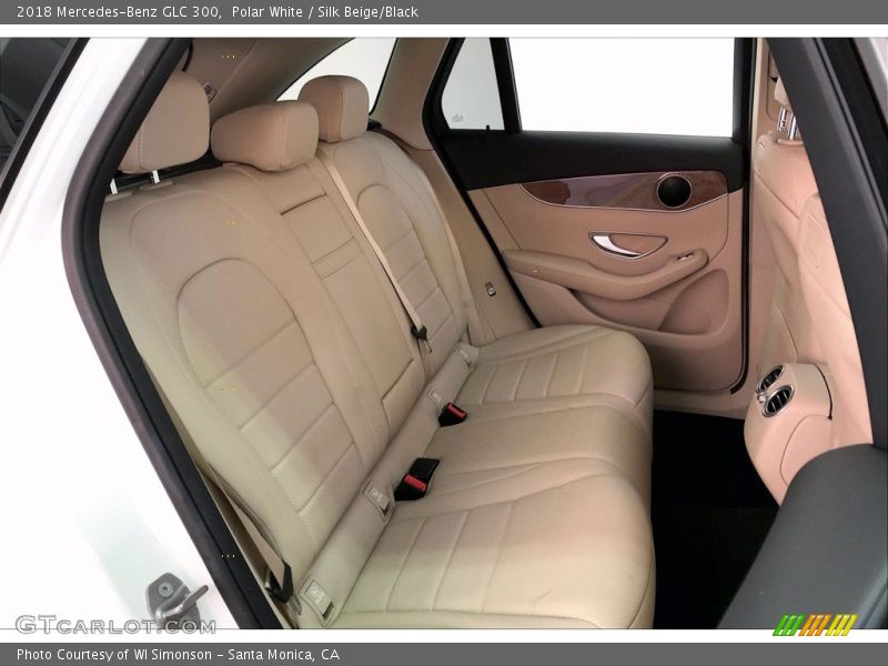 Polar White / Silk Beige/Black 2018 Mercedes-Benz GLC 300