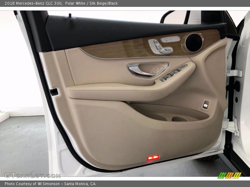 Polar White / Silk Beige/Black 2018 Mercedes-Benz GLC 300