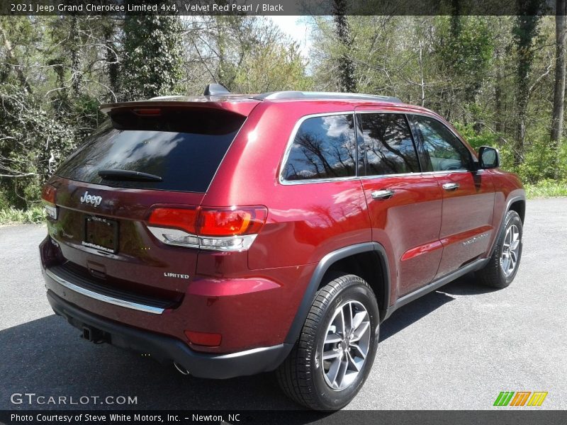 Velvet Red Pearl / Black 2021 Jeep Grand Cherokee Limited 4x4