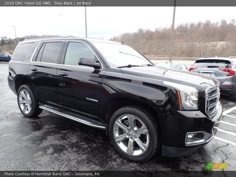 Front 3/4 View of 2018 Yukon SLE 4WD