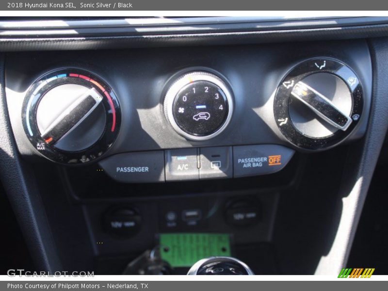 Sonic Silver / Black 2018 Hyundai Kona SEL