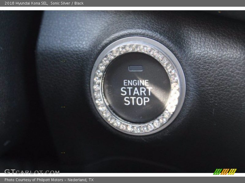 Sonic Silver / Black 2018 Hyundai Kona SEL