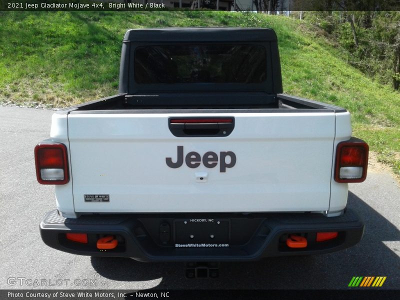 Bright White / Black 2021 Jeep Gladiator Mojave 4x4