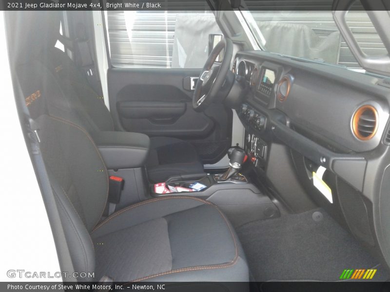 Bright White / Black 2021 Jeep Gladiator Mojave 4x4