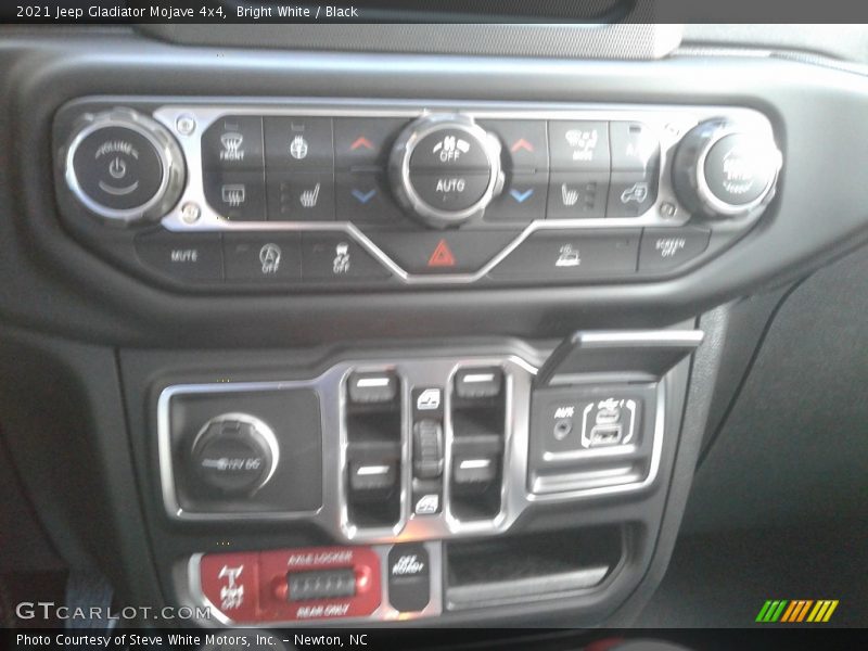 Bright White / Black 2021 Jeep Gladiator Mojave 4x4