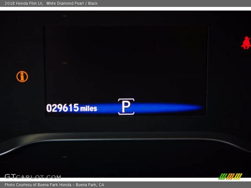 White Diamond Pearl / Black 2018 Honda Pilot LX