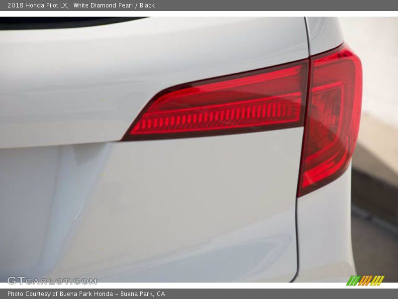 White Diamond Pearl / Black 2018 Honda Pilot LX
