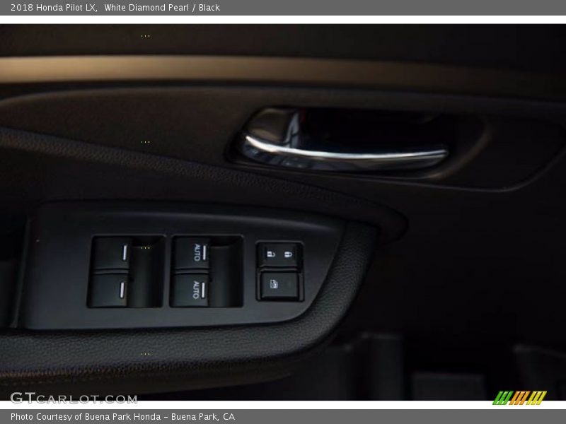 White Diamond Pearl / Black 2018 Honda Pilot LX
