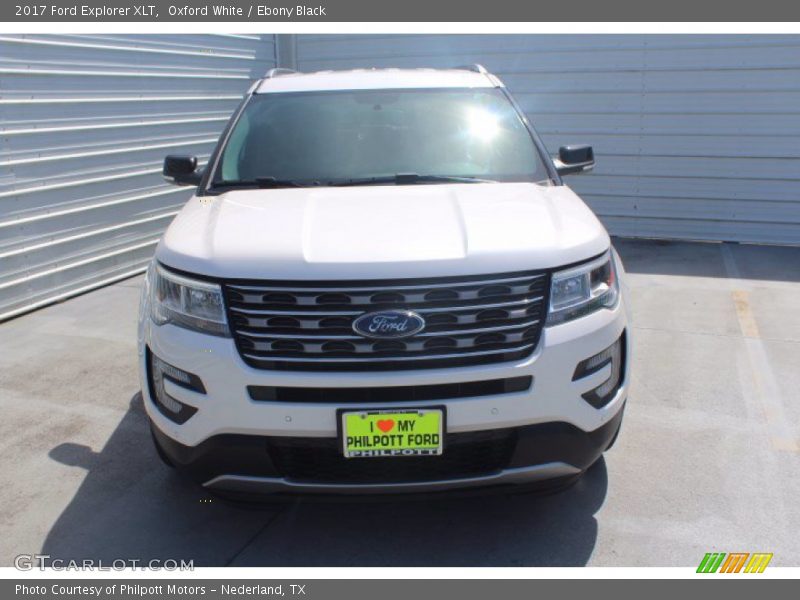 Oxford White / Ebony Black 2017 Ford Explorer XLT