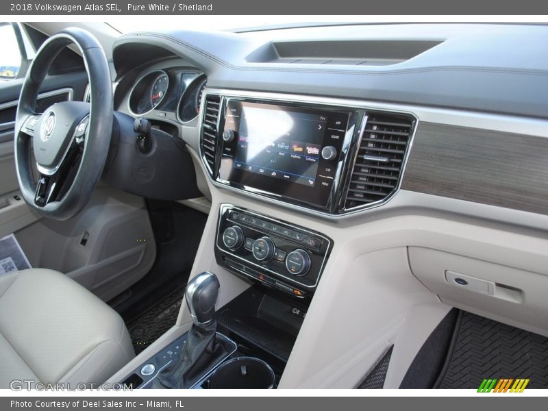 Pure White / Shetland 2018 Volkswagen Atlas SEL