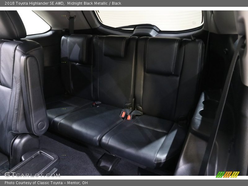 Midnight Black Metallic / Black 2018 Toyota Highlander SE AWD