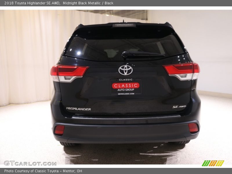Midnight Black Metallic / Black 2018 Toyota Highlander SE AWD