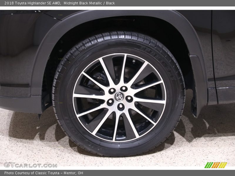 Midnight Black Metallic / Black 2018 Toyota Highlander SE AWD
