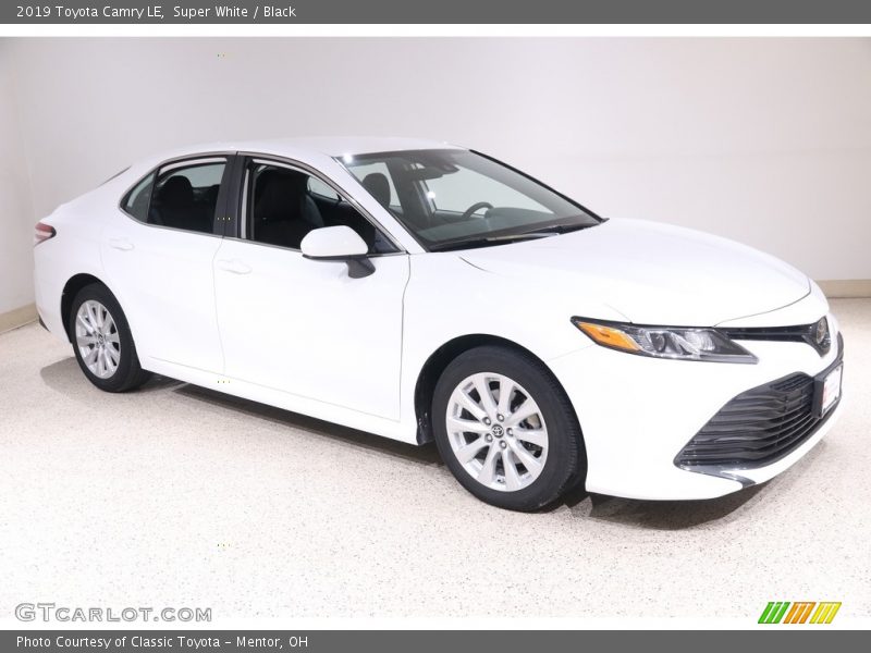 Super White / Black 2019 Toyota Camry LE