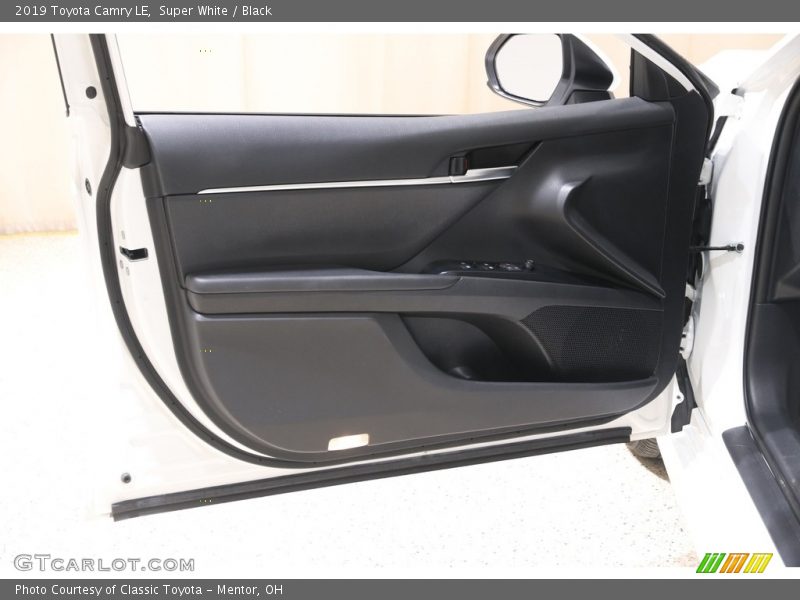 Super White / Black 2019 Toyota Camry LE