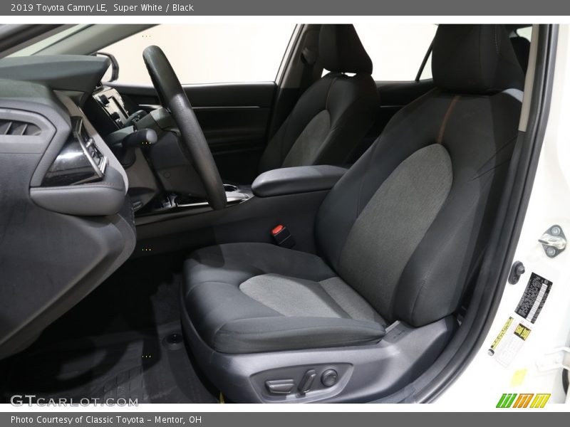 Super White / Black 2019 Toyota Camry LE