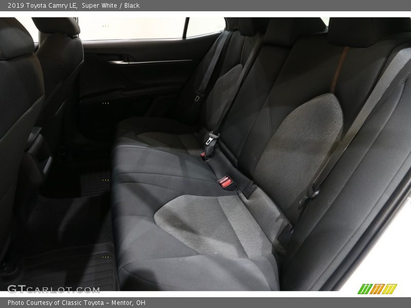 Super White / Black 2019 Toyota Camry LE