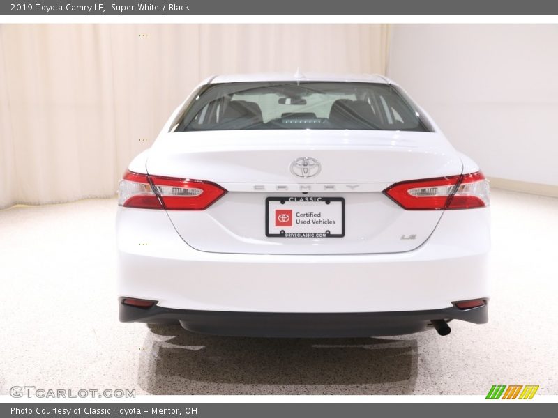 Super White / Black 2019 Toyota Camry LE