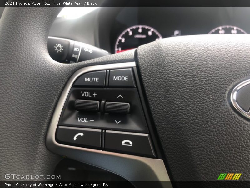 Frost White Pearl / Black 2021 Hyundai Accent SE