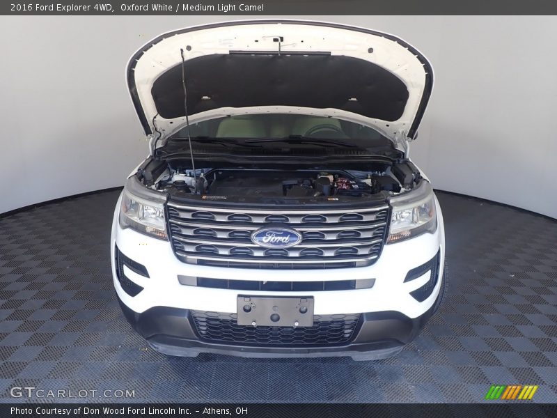 Oxford White / Medium Light Camel 2016 Ford Explorer 4WD