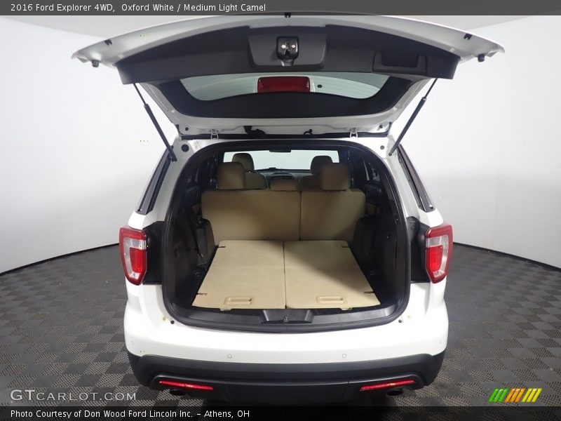 Oxford White / Medium Light Camel 2016 Ford Explorer 4WD