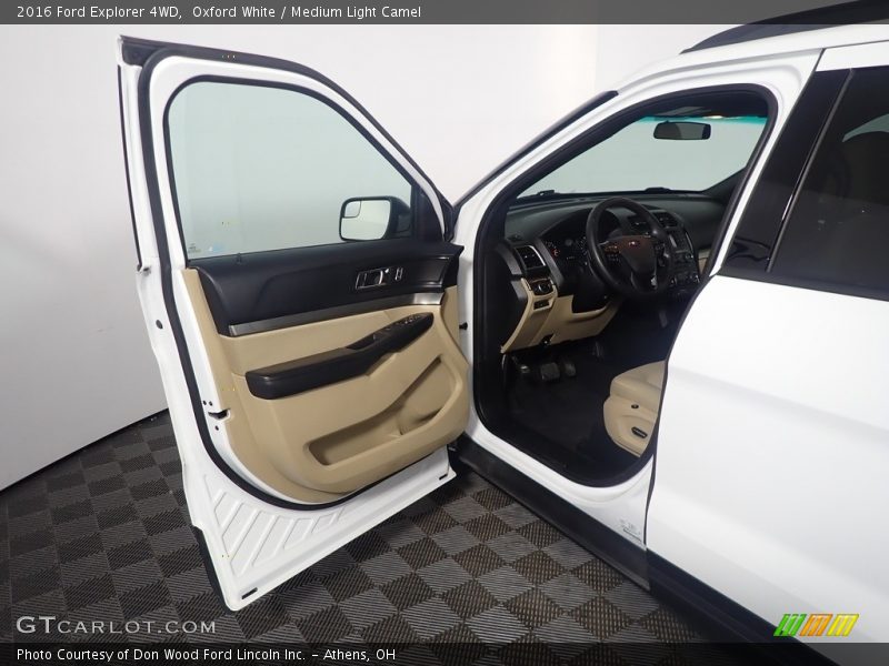 Oxford White / Medium Light Camel 2016 Ford Explorer 4WD