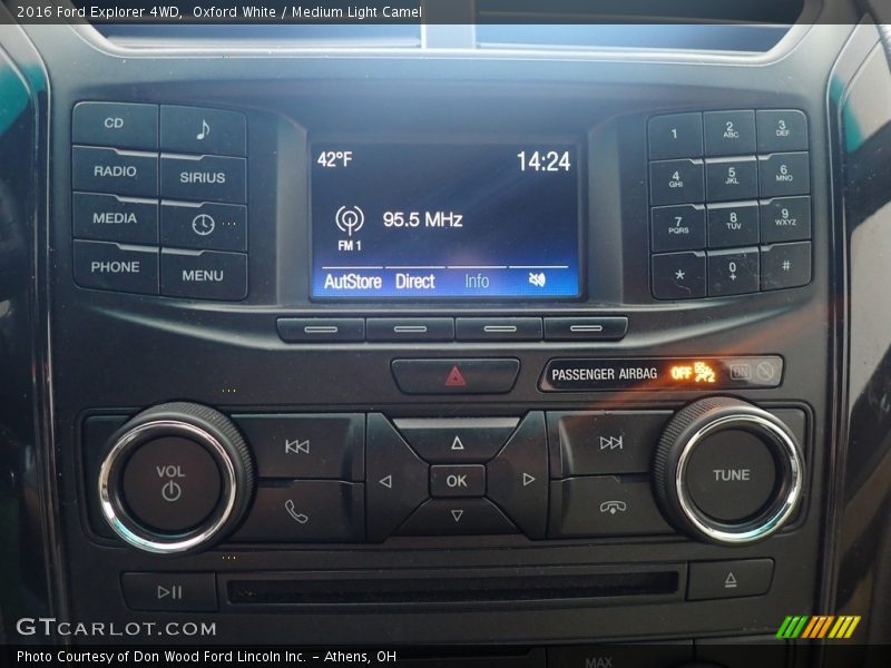 Oxford White / Medium Light Camel 2016 Ford Explorer 4WD