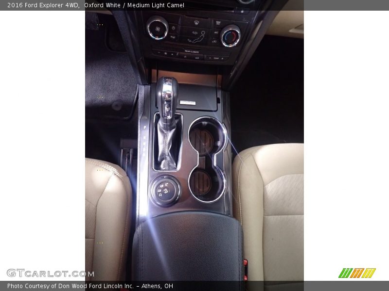Oxford White / Medium Light Camel 2016 Ford Explorer 4WD