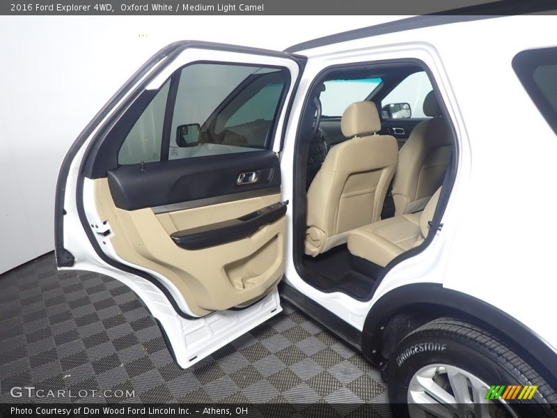 Oxford White / Medium Light Camel 2016 Ford Explorer 4WD