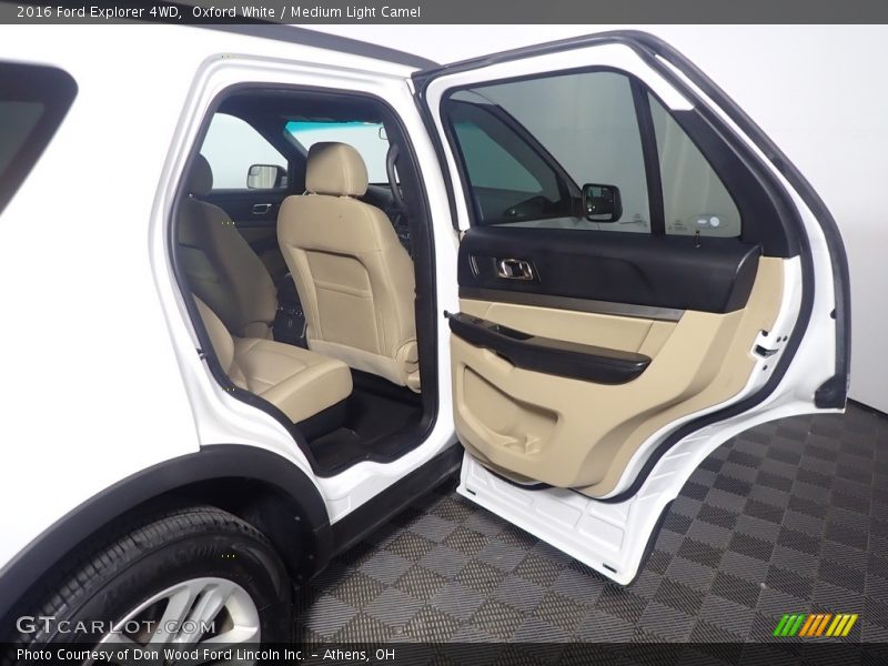 Oxford White / Medium Light Camel 2016 Ford Explorer 4WD