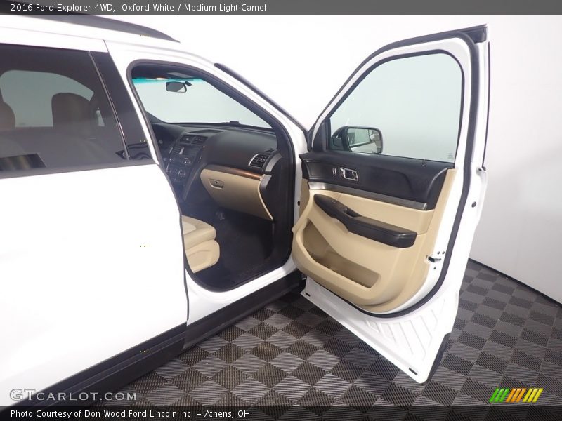 Oxford White / Medium Light Camel 2016 Ford Explorer 4WD