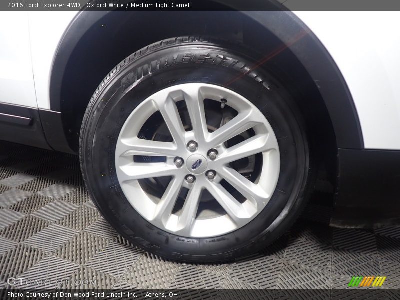 Oxford White / Medium Light Camel 2016 Ford Explorer 4WD