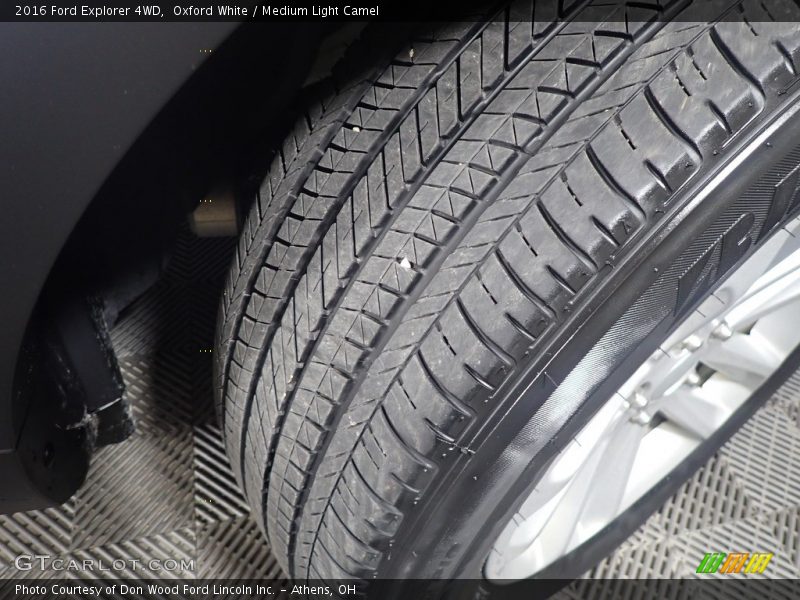 Oxford White / Medium Light Camel 2016 Ford Explorer 4WD