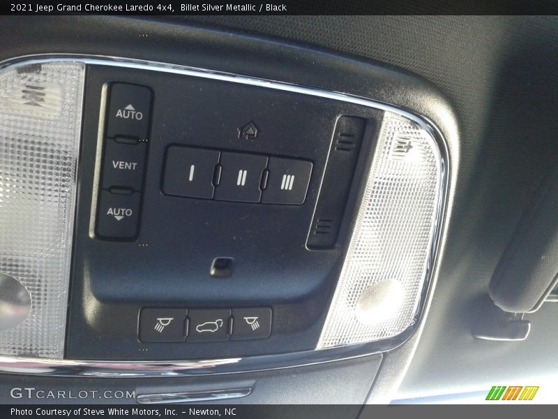 Billet Silver Metallic / Black 2021 Jeep Grand Cherokee Laredo 4x4