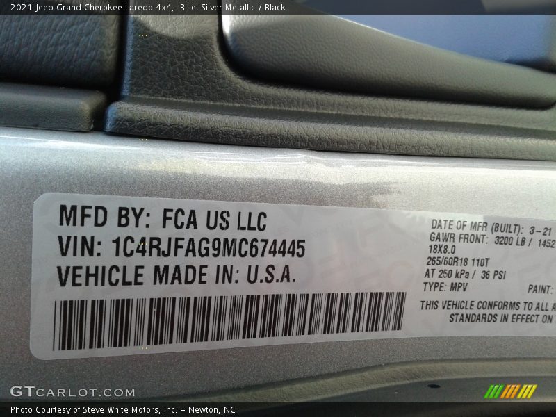 Billet Silver Metallic / Black 2021 Jeep Grand Cherokee Laredo 4x4