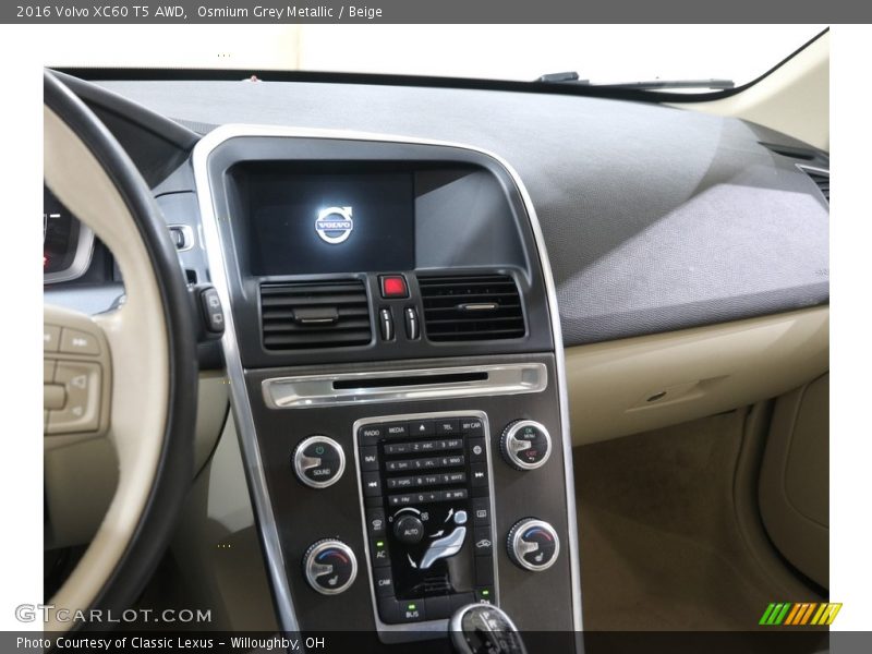 Controls of 2016 XC60 T5 AWD