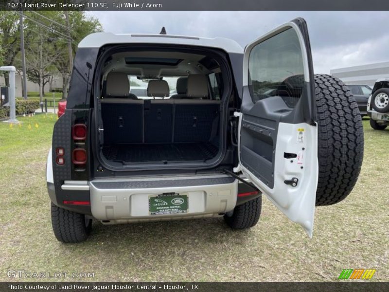 Fuji White / Acorn 2021 Land Rover Defender 110 SE