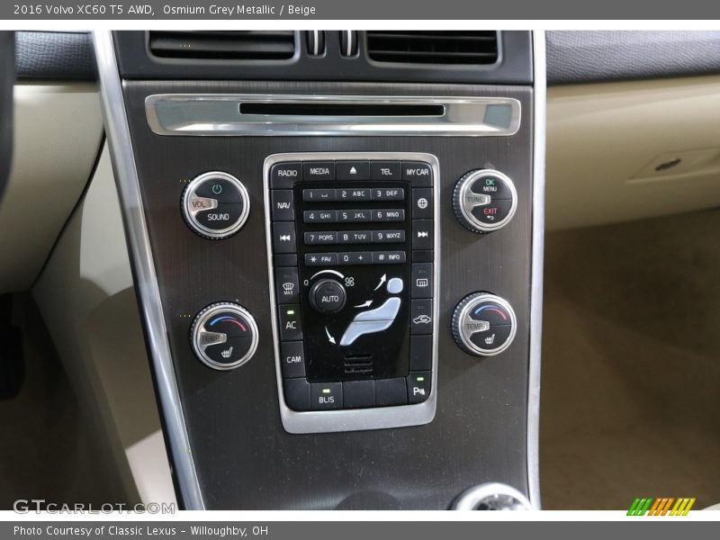 Controls of 2016 XC60 T5 AWD