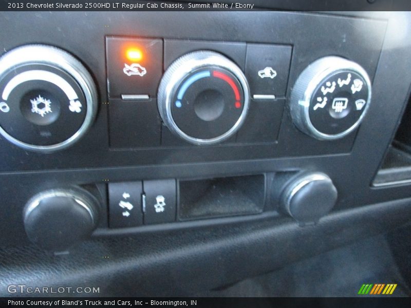 Controls of 2013 Silverado 2500HD LT Regular Cab Chassis