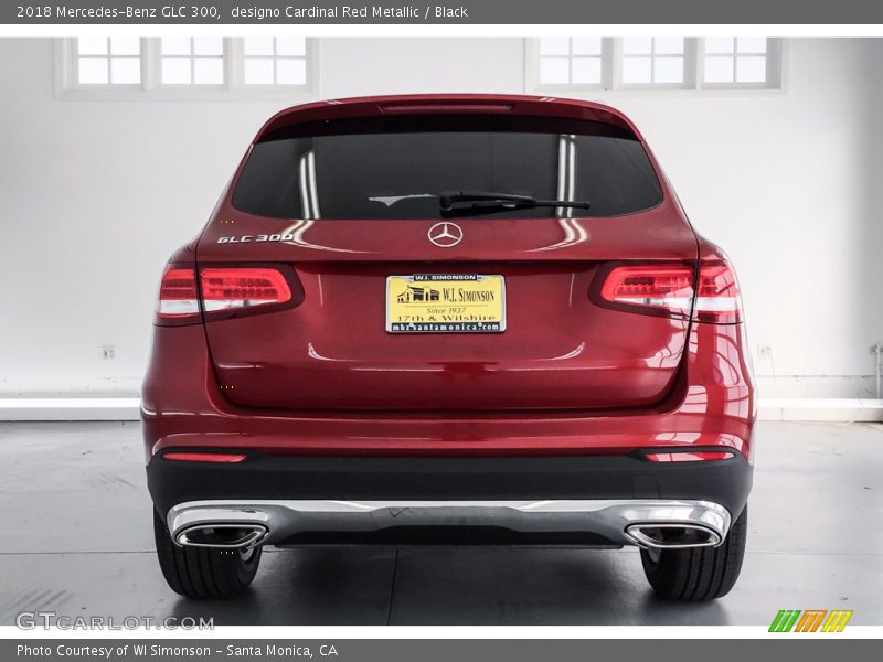 designo Cardinal Red Metallic / Black 2018 Mercedes-Benz GLC 300