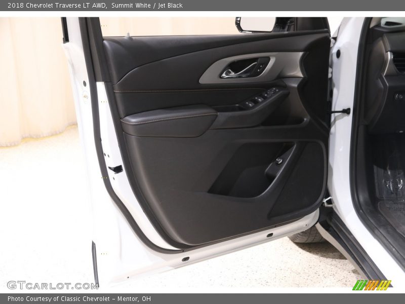 Summit White / Jet Black 2018 Chevrolet Traverse LT AWD