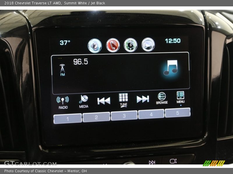 Summit White / Jet Black 2018 Chevrolet Traverse LT AWD