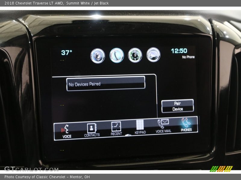 Summit White / Jet Black 2018 Chevrolet Traverse LT AWD