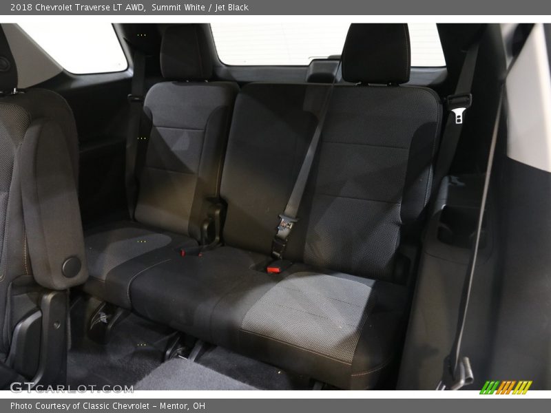 Summit White / Jet Black 2018 Chevrolet Traverse LT AWD